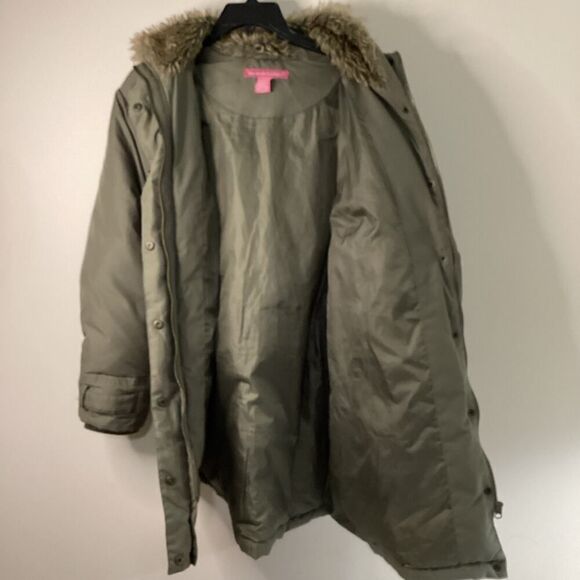 Woman Within Down Filled Hooded Olive Green Womens Parka Size 1X - Picture 3 of 10